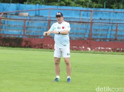 Eks Pelatih PSM Robert Alberts Belum Kepikiran Kembali Melatih di Liga 1