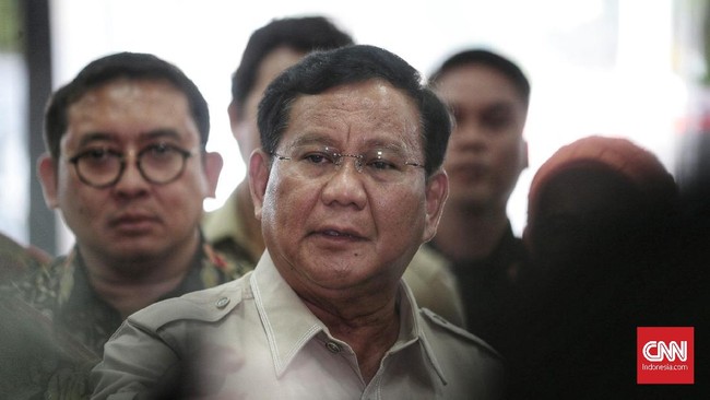 Fadli Zon menilai gaya menyerang Jokowi menunjukkan pemerintahannya tak berprestasi. Jokowi juga diminta hati-hati soal pernyataan terkait propaganda Rusia.