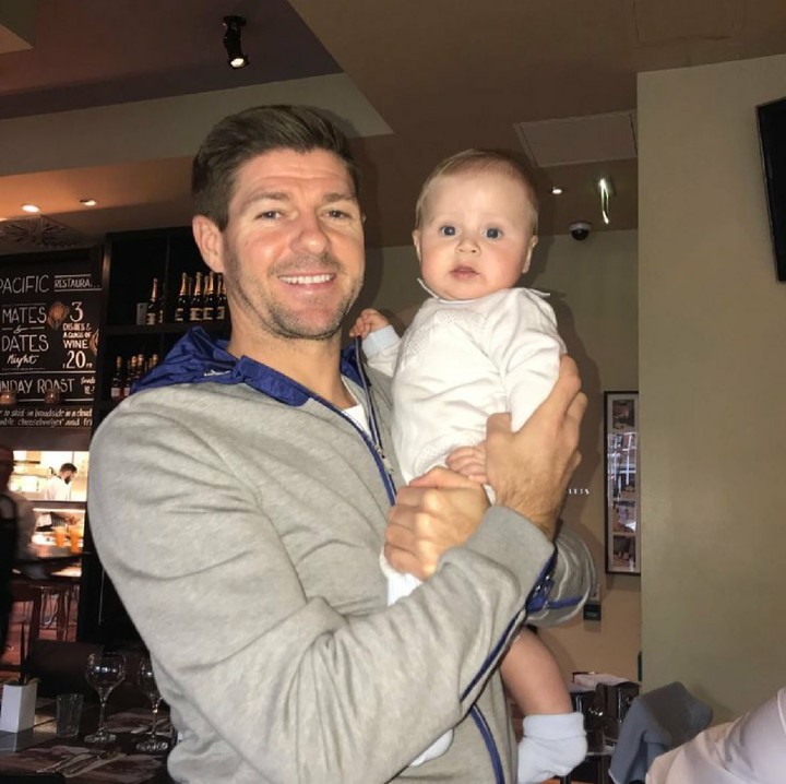 <p>Nama jagoannya adalah Lio. Nggemesin banget ya Lio. (Foto: Instagram/stevengerrard)</p>