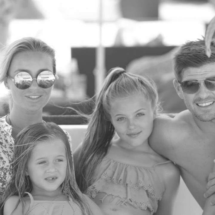 <p>Begini kebersamaan keluarga Gerrard saat liburan. (Foto: Instagram/stevengerrard)</p>
