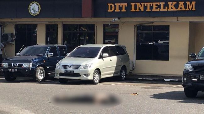 Mapolda Riau Diserang, Polisi dan 2 Wartawan Terluka Dua wartawan hendak meliput jumpa pers pengungkapan kasus narkoba di Mapolda Riau saat terjadi serangan oleh terduga teroris.