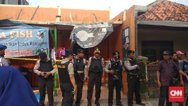 Mabes Polri mengungkap kronologi kegiatan pengamanan tiga terduga teroris di Tangerang oleh Densus 88 dan Polres Tangerang.