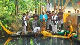 FOTO: Tradisi Nusantara Menyambut Ramadan Tradisi turun-temurun dilaksanakan di desa-desa penjuru Nusantara untuk menyambut Ramadan, yang diputuskan jatuh pada Kamis (17/5) esok.