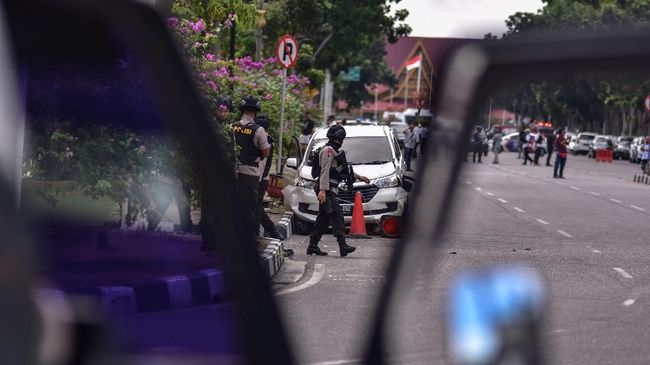 Karopenmas Polri Kenang Sosok Ipda Auzar Kepala Biro Penerangan Masyarakat, Brigadir Jenderal M.Iqbal mengenang sosok Ipda Auzar yang tewas dalam serangan Mapolda Riau sebagai seorang pekerja keras.