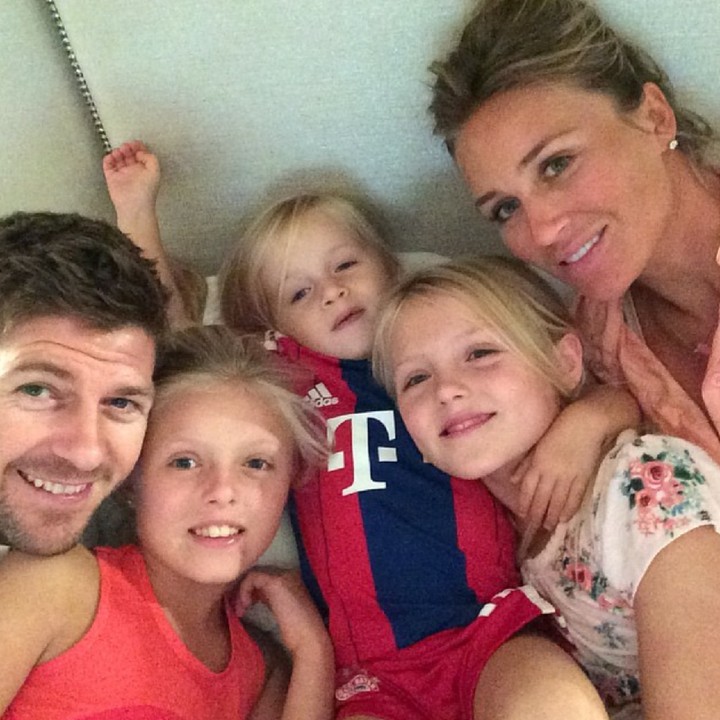<p>Kompak terus ya Gerrard dan keluarga. (Foto: Instagram/stevengerrard)</p>