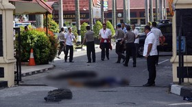 Teroris Mapolda Riau Kompak Gunakan Kaus Kaki Loreng Tentara