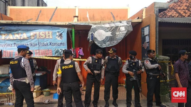 Polisi memastikan tiga terduga teroris yang ditangkap Densus 88 di Tangerang tidak ada hubungan keluarga. Ketiganya hanya tergabung dalam JAD cabang Jakarta.