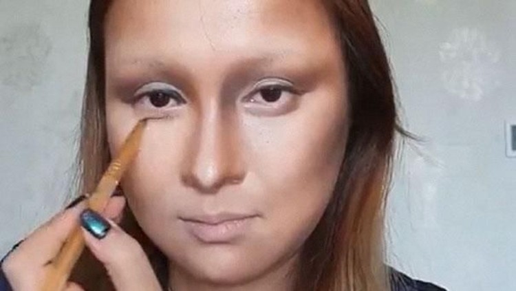 Viral beauty vlogger mengalami nasib tragis, ia akhirnya buka suara setelah disiksa sang mantan kekasih selama setahun.