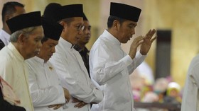 Jokowi Salat Id di Masjid Sheikh Zayed Solo, Guru Ngaji Jadi Khatib