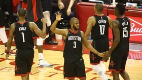 Rockets Kalahkan Warriors, Final Wilayah Barat NBA Imbang 1-1