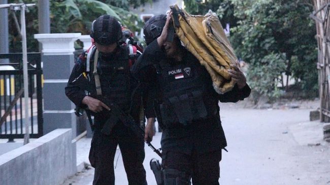 Densus Arrest 9 Suspected Terrorists in North Sumatra