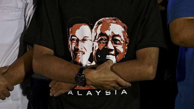 FOTO: Perayaan Pembebasan Anwar Ibrahim