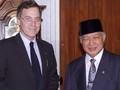 Bisikan Steve Hanke Sebelum Soeharto Terjungkal