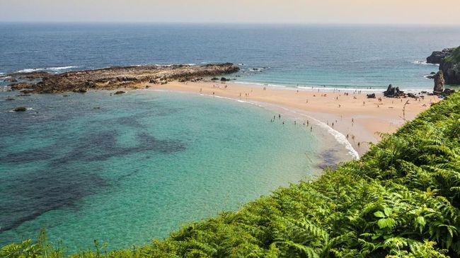 Ratusan Pantai di Spanyol Mendapat 'Bendera Biru'