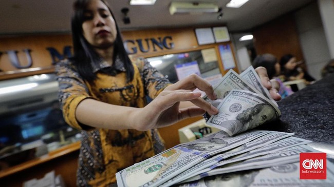 Nilai tukar rupiah melemah 0,07 persen ke level Rp14.257 per dolar AS pada Rabu (15/9) akibat rilis data inflasi AS.