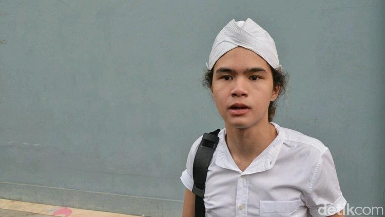 Anak bungsu Ahmad Dhani, Dul Jaelani akan menggantikan sang ayah manggung di konser reuni Dewa 19 nih, Bun. Dul pun berbagi gimana perasaannya.