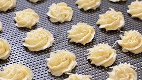 Resep Kue Lebaran Sagu Keju Renyah Tanpa Mixer