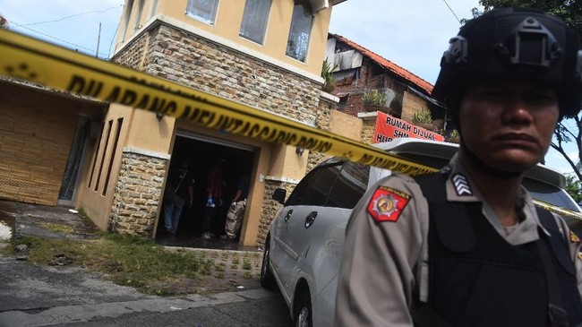 Ketua Pengurus Besar Nahdlatul Ulama (PBNU) Imam Aziz menyampaikan, sedianya Alquran tidak dijadikan barang bukti oleh polisi terkait kasus terorisme.