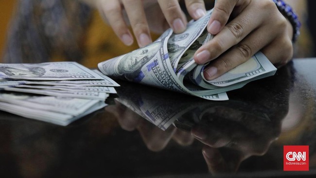Nilai tukar rupiah bertengger di Rp16.367 per dolar AS pada Kamis (19/6) ini. Mata uang Garuda turun 55 poin atau minus 0,32 persen.