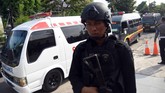 FOTO: Pemakaman Terduga Teroris Bom Wonocolo Sidoarjo Tiga jenazah teroris dalam ledakan bom Rusunawa Wonocolo, Sidoarjo dimakamkan di TPU khusus Mr X alias jenazah yang tak diketahui identitasnya di Sidoarjo.