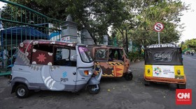 Bajaj Melintas di Trotoar Harmoni Terancam Sanksi