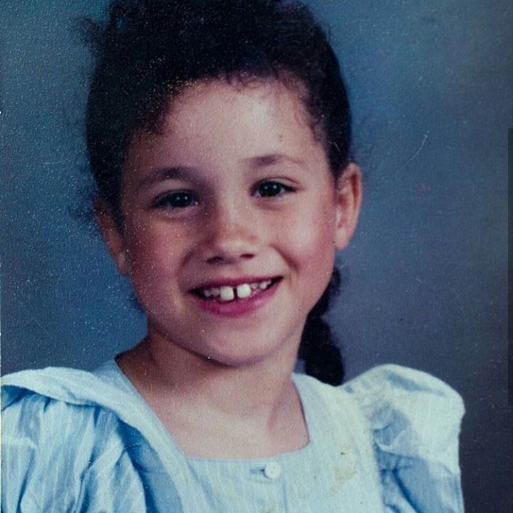 Senyum manis gedis kecil ini nggak berubah sampai dewasa ya, Bun. (Foto: Instagram meghanmarkle_hd)