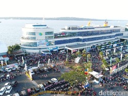 Sebelum ke Tanjung Perak, Kapal Pesiar Viking Sun Sandar Dulu di Semarang