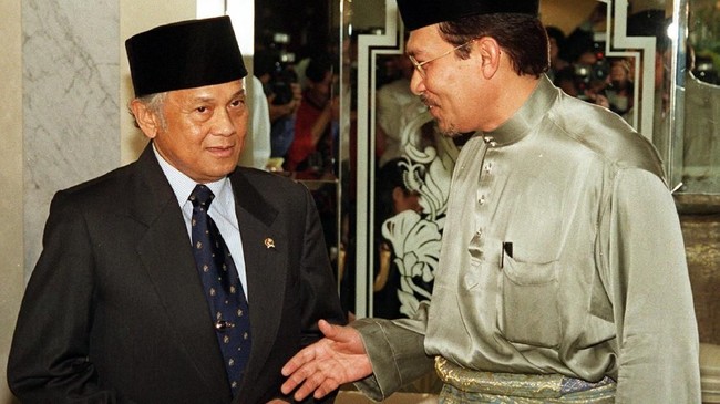 Pejuang reformasi Malaysia Anwar Ibrahim dan Presiden ketiga Indonesia BJ Habibie sudah menjalin hubungan sejak lama, sebagai teman dan keluarga.