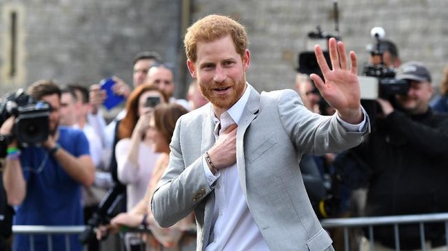 Ayah Meghan Markle, Thomas, tak bosan membongkar skandalnya dengan Kerajaan Inggris. Kini, ia mengaku Pangeran Harry pernah memperingatkannya.