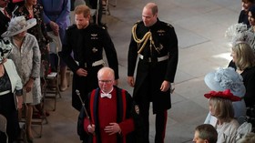 Pangeran Harry Nikahi Meghan Markle Berseragam Militer