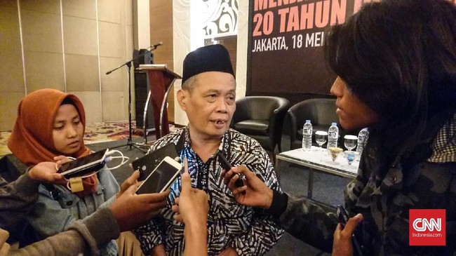 Ketua PBNU Imam Aziz menganalogikan korupsi seperti terorisme. Ia mengibaratkan aktor utama yang tertangkap sebagai puncaknya, namun belum gunungnya.