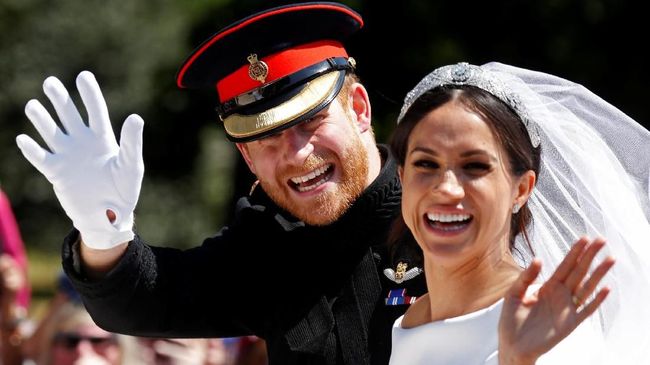 Ada beberapa cara yang bisa dilakukan wanita untuk tampil cantik natural ala Meghan Markle di hari pernikahannya pada Mei lalu.