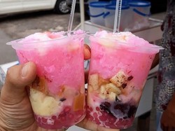 Sueger! Es Doger Husni Jadi Penumpas Cuaca Terik di Bandung
