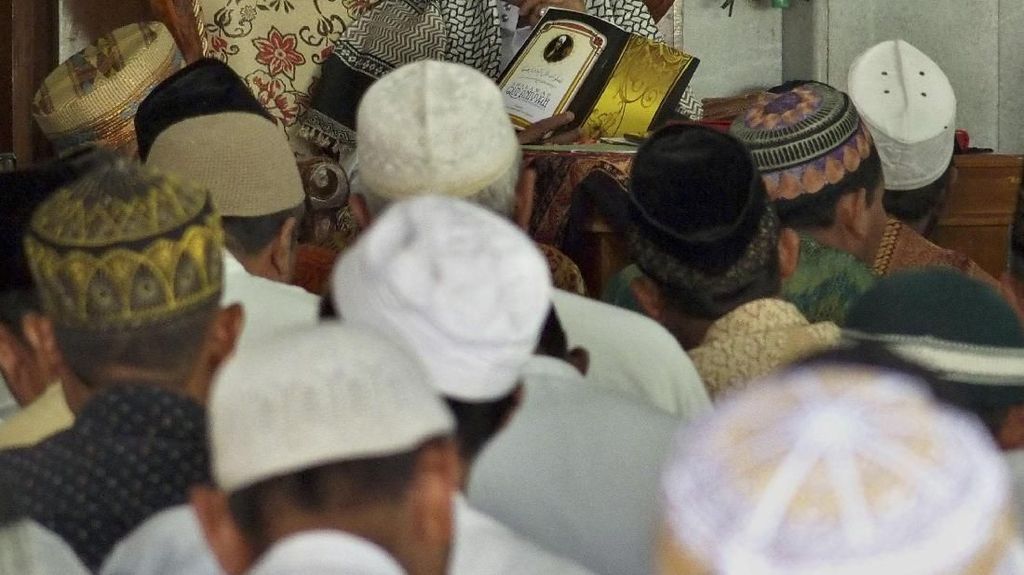 30 Ide Topik Ceramah Ramadhan yang Menarik, Raih Takwa di Bulan Suci