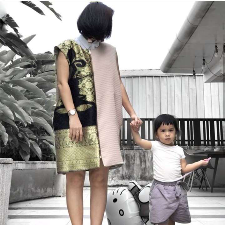<p>Ini adalah Jennifer Arnelita dan putrinya, Allumina Ghilli Darusman. Si cantik Ghili kini sudah berusia dua tahun. (Foto: Instagram @jenniferarnelita)</p>