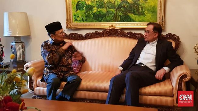 Anwar: Malaysia Perlu Bentuk Tim untuk Kaji Reformasi RI