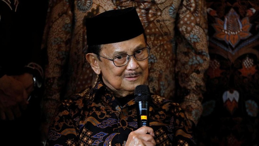 4 Hal yang Wajib Ditanamkan agar Anak  Cerdas Versi BJ  Habibie 