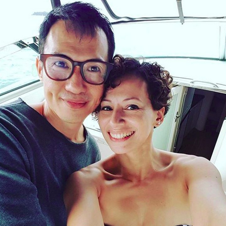 <p>Erwin dan Jana saat liburan. Hmm, mereka kayak masih pacaran ya. He-he-he. (Foto: Instagram/ @janaparengkuan)  </p>