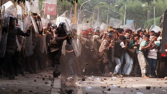 PDIP meminta Komnas HAM serta Kejaksaan Agung untuk mengusut aktor intelektual di peristiwa 27 Juli 1996 atau Kudatuli.