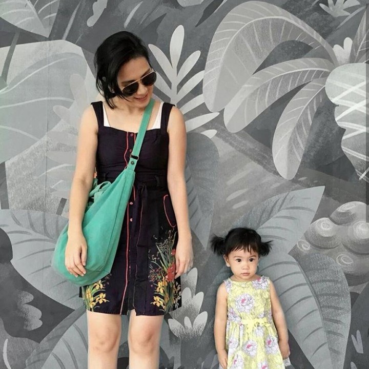 <p>Kalau diperhatikan, foto-foto Jennifer dan Ghilli bagus-bagus deh. Artistik banget, nggak asal ambil dan pasang di media sosial. (Foto: Instagram @jenniferarnelita)</p>