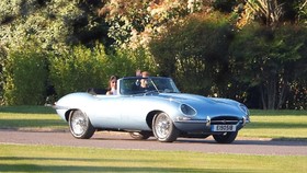 Harry dan Meghan Pilih Mobil Listrik ke Pesta Pernikahan