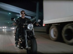Terminator Mendadak Bagi-bagi Puluhan Rumah, Ada Apa Nih?