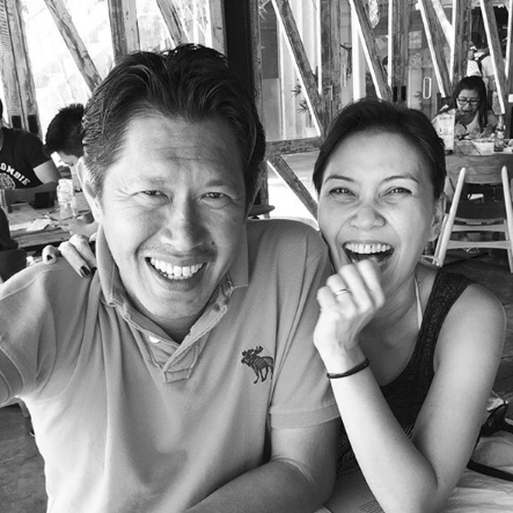 <p>Walau anaknya udah beranjak remaja, Becky dan Johannes masih tetap mesra seperti saat pacaran nih. ( Foto: Instagram/ @becktum)  </p>