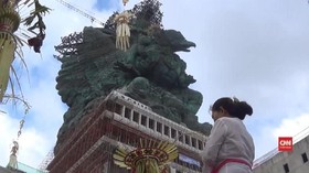 VIDEO: Mahkota Emas Hiasi Patung GWK di Bali