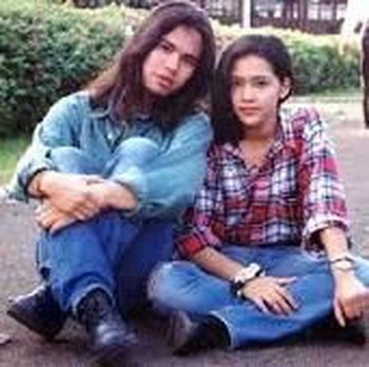 <p>Maia Estianty dan Ahmad Dhani menikah pada 17 November 1996. Ketika itu, Maia baru berusia 20 tahun. Sementara Dhani sebagai pentolan band Dewa 19. [Foto: Dok. Instagram/duljaelani]</p>
