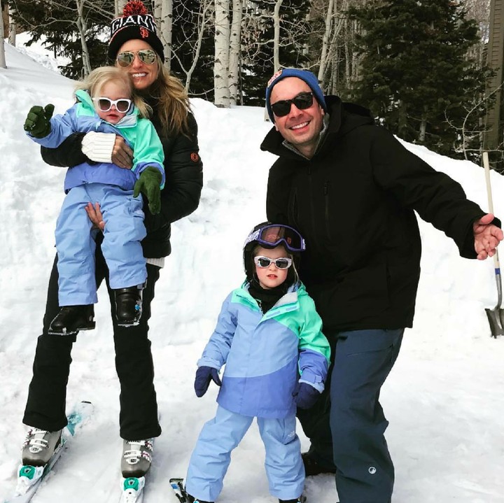 <p>Jimmy yang merupakan presenter The Tonight Show Starring Jimmy Fallon, menikah dengan sang istri, Nancy Juvonen, pada Desember 2007. (Foto: Instagram/jimmyfallon)</p>