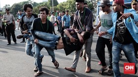 Demo HMI di Istana Ricuh, Massa Bersitegang dengan Aparat