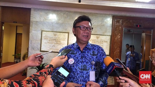 Kebangkitan Nasional era Jokowi diklaim dengan kebangkitan pelayanan pada rakyat, sumber daya manusia dan memangkas ribuan peraturan daerah bersamalah.