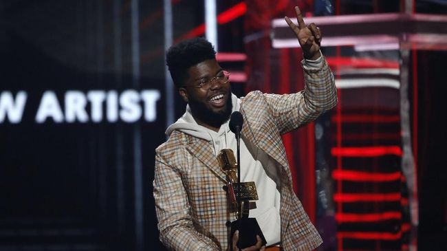Khalid terdengar seperti berusaha terlalu keras untuk memberi yang terbaik dalam album keduanya, 'Free Spirit'.