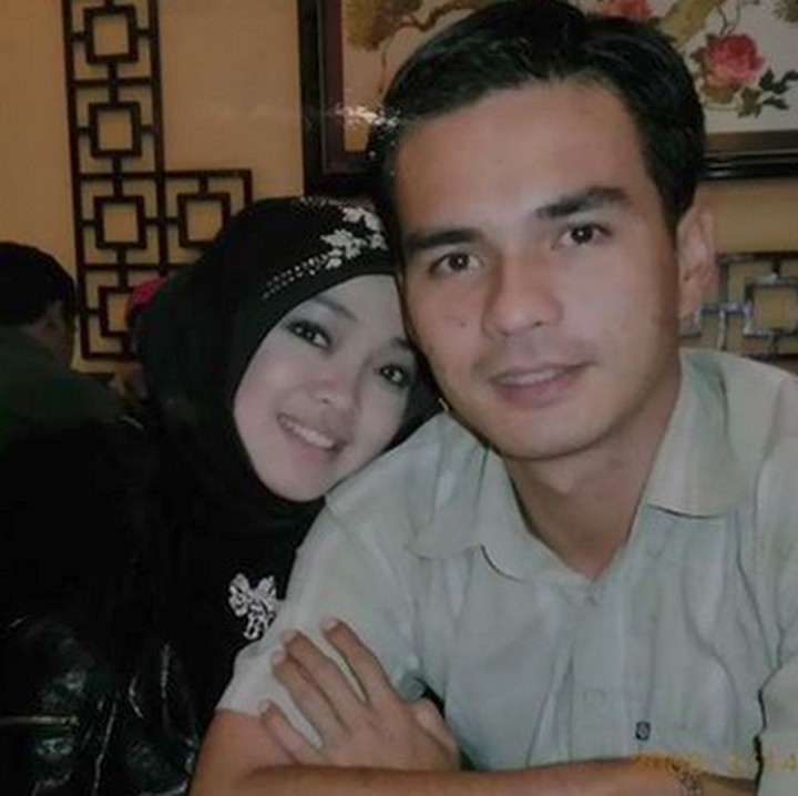 <p>Tebak, ini di tahun pernikahan Rina dan Teddy yang ke berapa ya? (Foto: Instagram/ @rinagunawan28)</p>